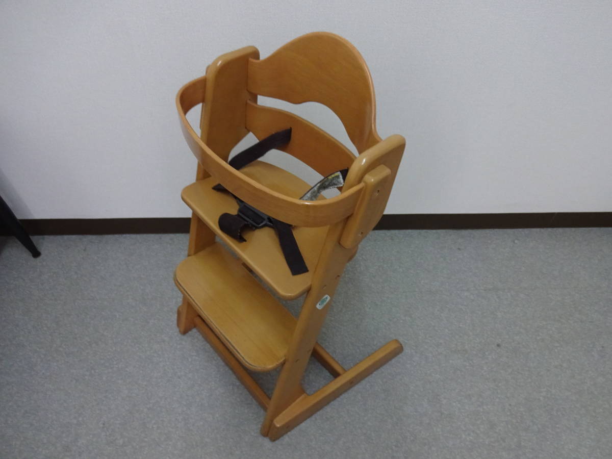■□Combi コンビ　キッズチェア　ハイチェア　HC-22　木製椅子　子供椅子　ダイニングチェア　ネスティングチェア　在庫複数□■