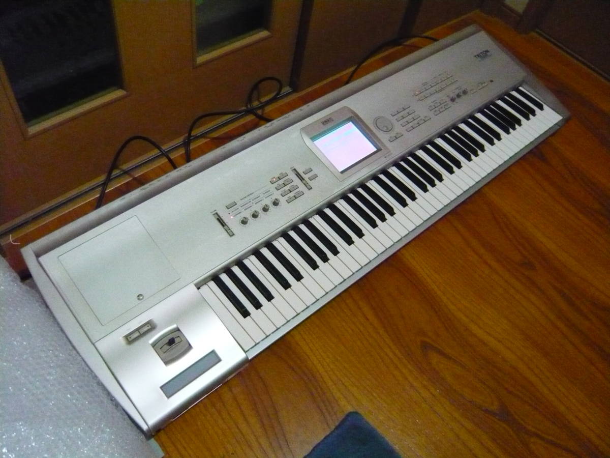 KORG/コルグ TRITON STUDIO 76鍵盤 CDRW-1 SIMM 16MB Ver1.0.2 2003 