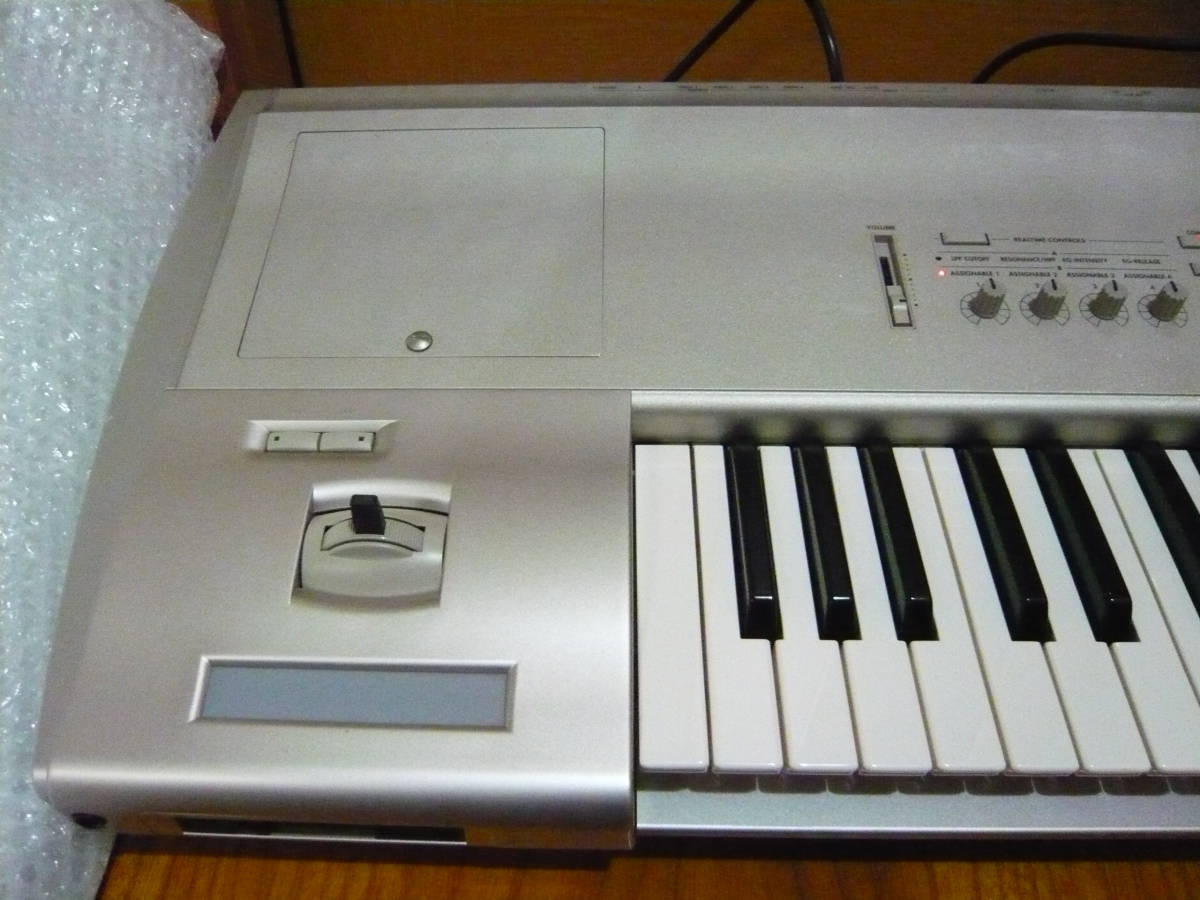 KORG/コルグ TRITON STUDIO 76鍵盤 CDRW-1 SIMM 16MB Ver1.0.2 2003 