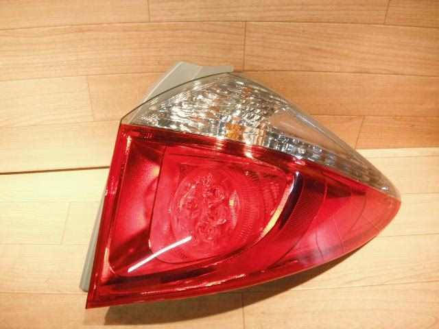 ラクティス 右テールランプ NCP125 NCP120 182613