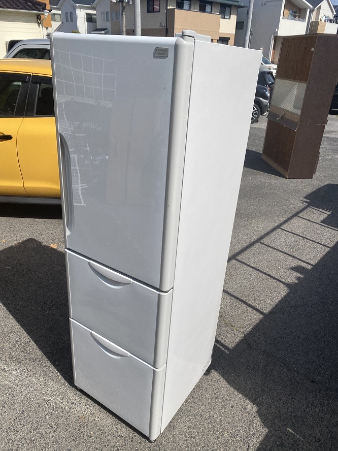 HITACHI 日立 3ドア 冷凍冷蔵庫 302リットル 横幅スリム54cm 2012年製 