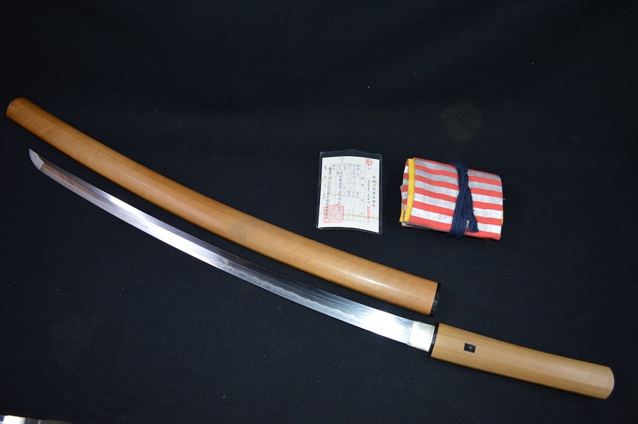 在銘 伊勢国菊一文字則宗之作 伊勢の郷土刀 昭和の名工 大乱れ互の目乱れ刃紋 重ね厚いゴリゴリ刀身 初茎の名刀 刀 太刀 売買されたオークション情報 Yahooの商品情報をアーカイブ公開 オークファン Aucfan Com