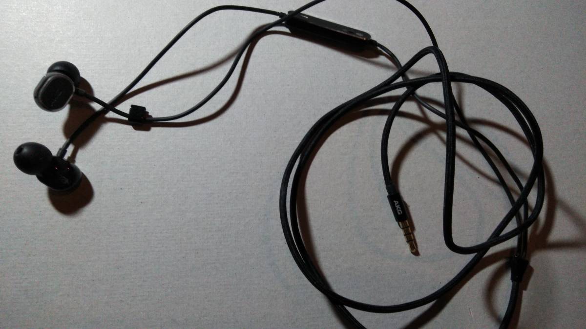 AKG N25 : カナル型イヤホン ハイレゾ対応 デュアル レビューオシャレ