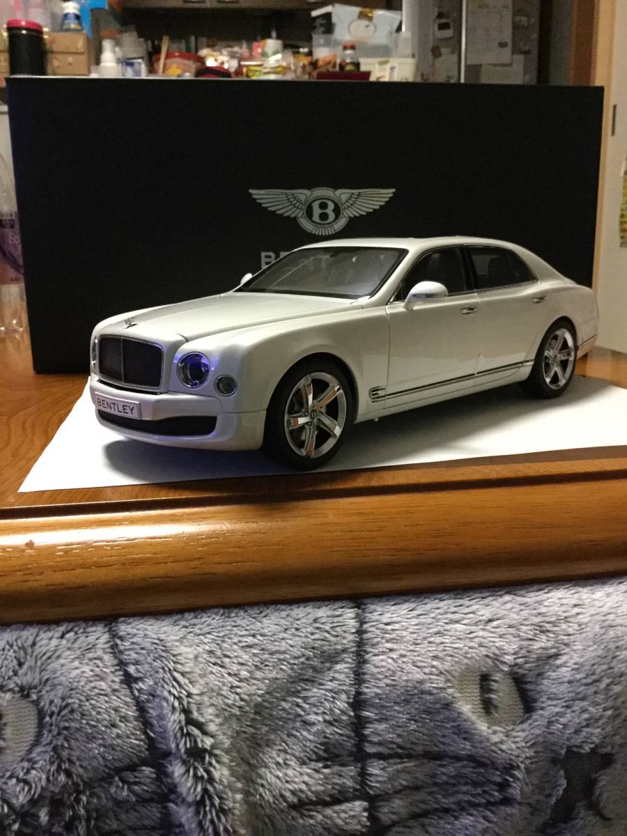  1/18 ベントレーミュルザンヌ ホワイト(乗用車)｜売買されたオークション情報、yahooの商品情報をアーカイブ公開 - オークファン 乗用車