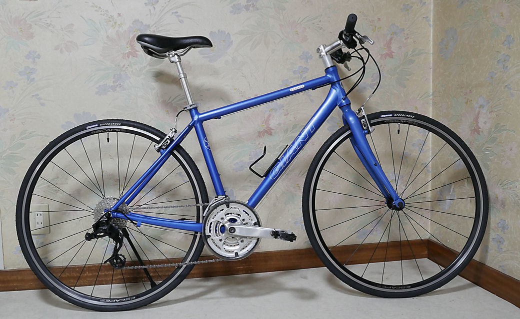  GIANT タイヤ ESCAPE エスケープ R3 700C CT46.5cm ブルーカラー 街乗りCross Bike(Mサイズ)｜売買されたオークション情報、yahooの商品情報をアーカイブ公開 - オークファン Mサイズ