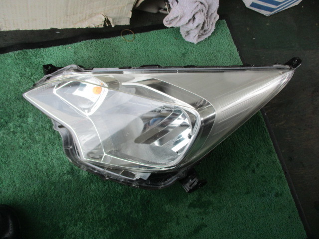 ラクティス NCP120 ヘッドライト 左 トヨタ 前期 ハロゲン