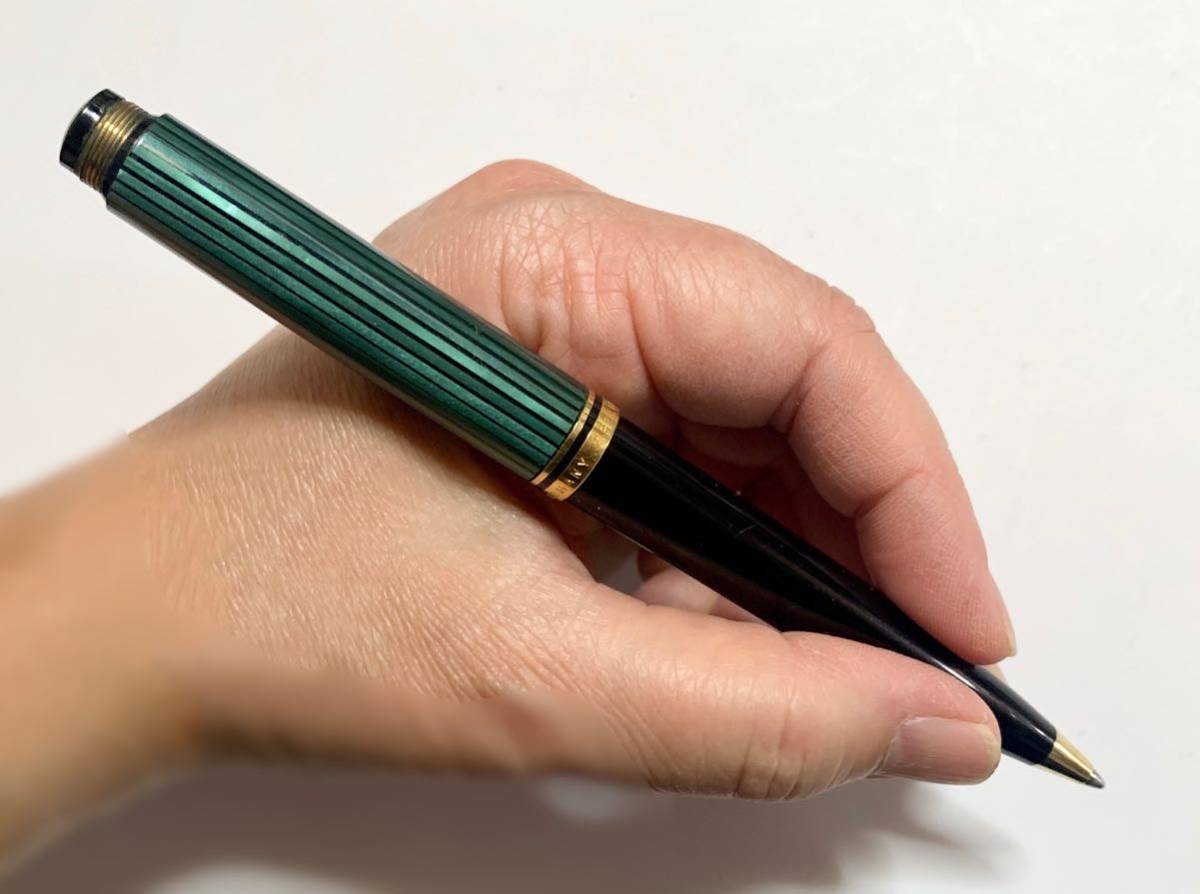  PELIKAN ペリカン 回転式 ボールペン スーベレーン K800かK600 GERMANY 緑縞 green クリップ無し インクあり(ペリカン)｜売買されたオークション情報、yahooの商品情報をアーカイブ公開 - オークファ ペリカン