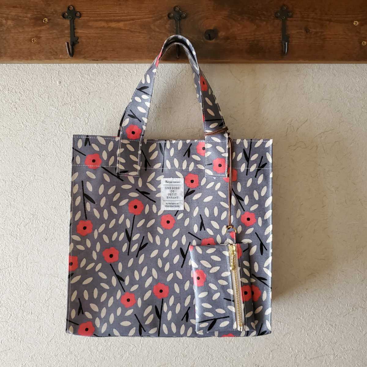 harukoto*ハンドメイド*ラミネートトートバッグ③*ポーチ付き*花柄 