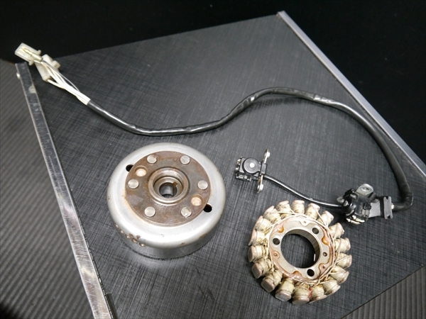 正規品，人気SALE TZR250 3XV 92年SPより 純正電装 発電系 ジェネレーター フライホイール 類assy RZ250 51L RZR 4L3 350 TZR250 3XV(ヤマハ用)｜売買されたオークション情報、yahooの商品情報をアーカイブ公開 - オークファン ヤマハ用