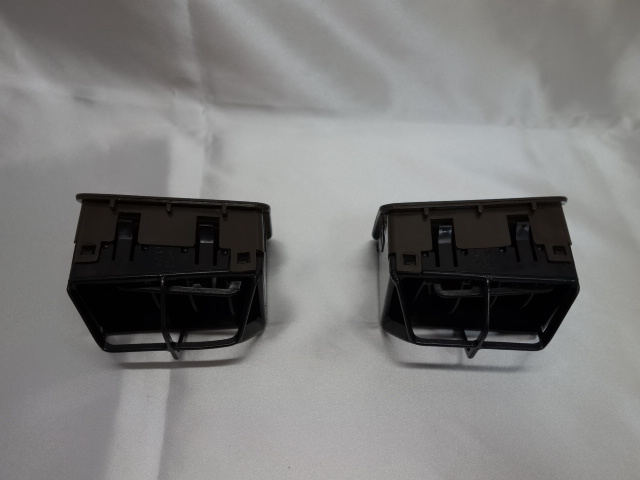 シーマ Y31シーマCIMA純正エアコン吹き出し口 新品!絶版
