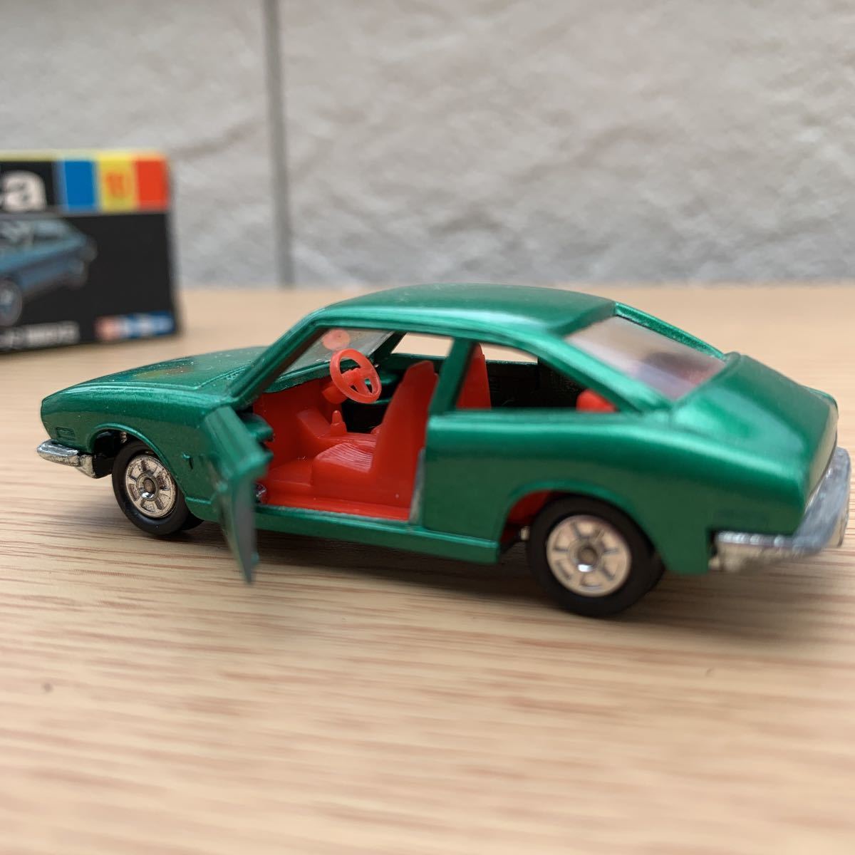 TOMICA 黒箱 いすず 117 クーペ 1800XE .10 【公式通販】