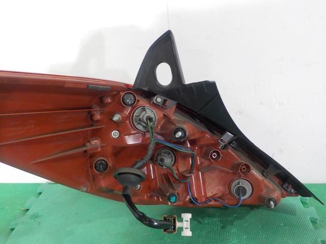 ティーダ DBA-C11 パール QX1 右テールランプ 26555-1JY0B- 15982080