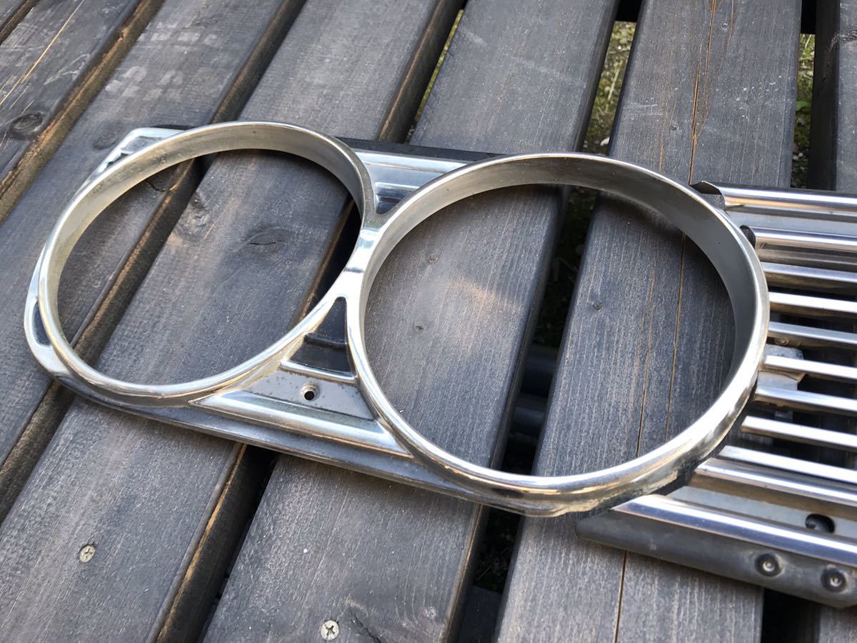 日産ブルーバード　フロントグリル _4