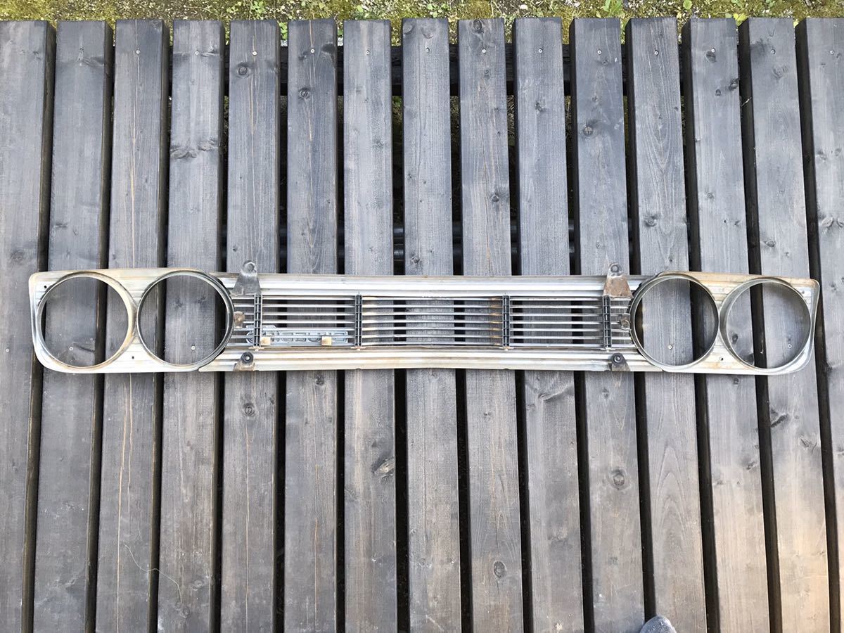 日産ブルーバード　フロントグリル _5