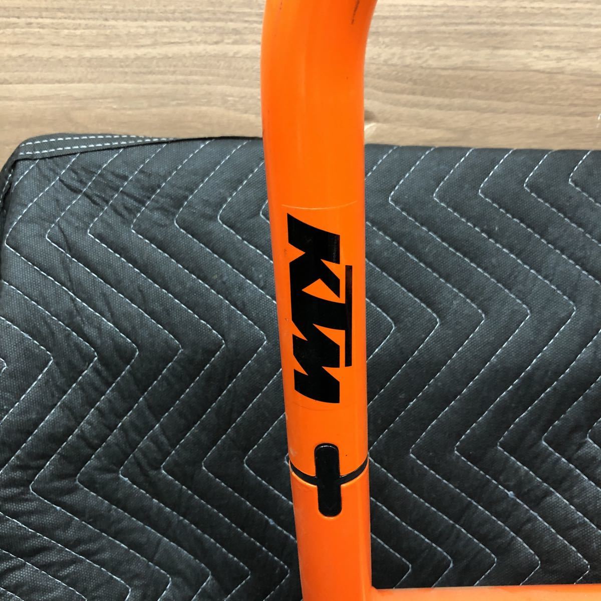 ○ KTM レーシングスタンド 挿入口の直径 Φ28mm 全長 100mm