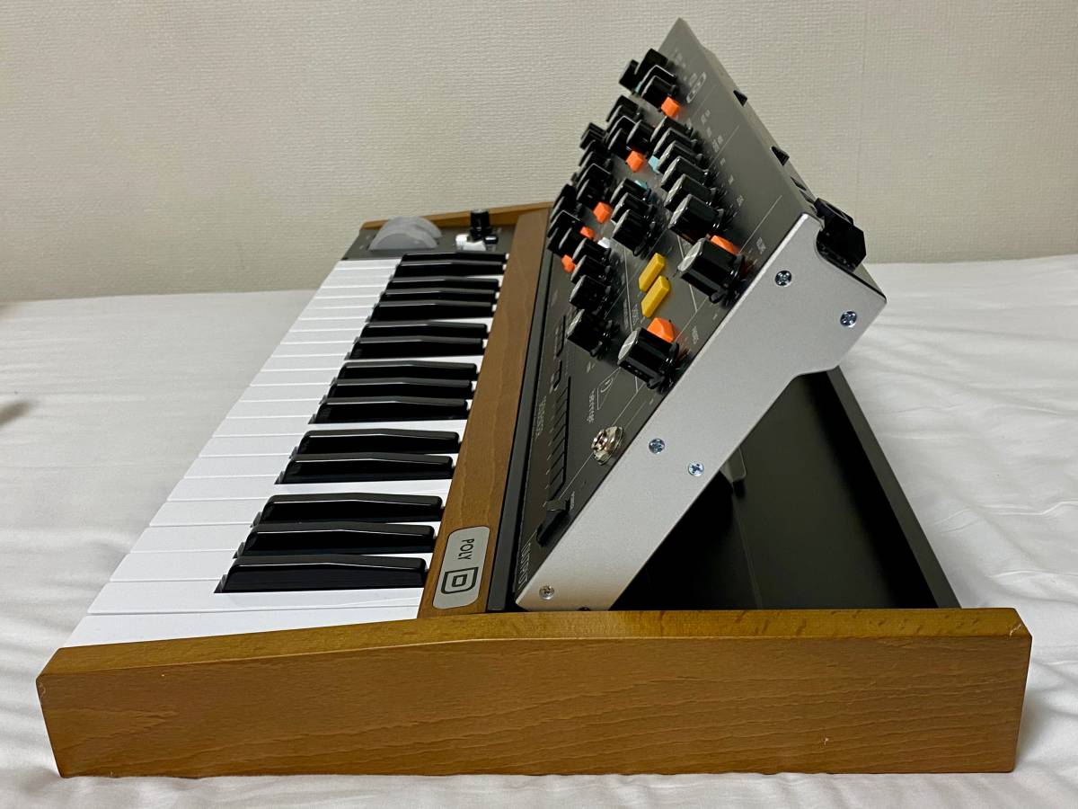 BEHRINGER / POLY D パラ/ポリフォニック・アナログ・シンセサイザー