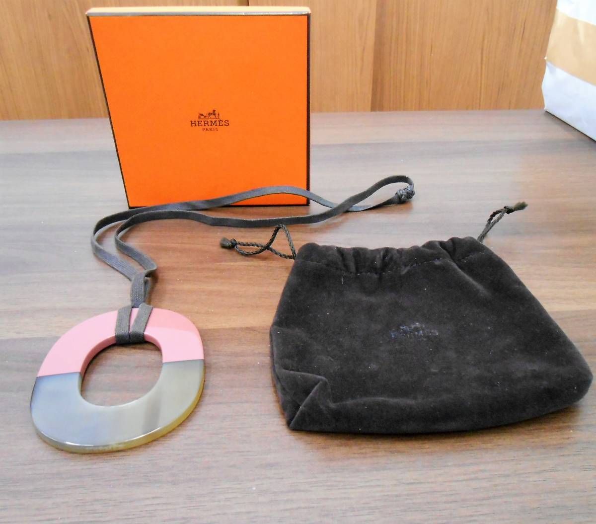 HERMES エルメス イスム GM バッファローホーン ネックレスベージュ 