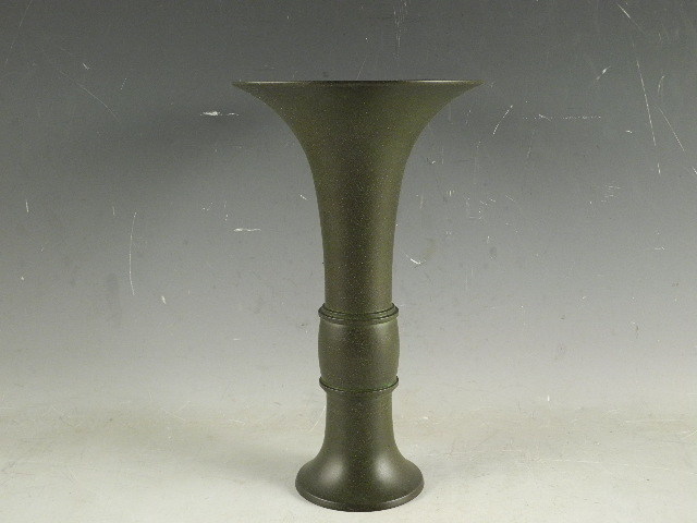 BY789 高22.6cm 桂月作鋳銅彫金花鳥彫文花瓶・鋳銅象嵌花入 花入 鋳銅