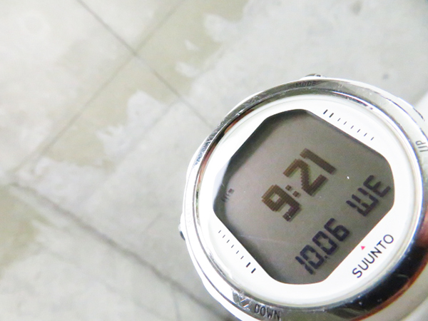 Suunto D4i スント ダイブコンピューター SUUNTO d4i（ダイビング suunto - computer dive NOVO ダイブ Watch-sized ダイビング器材 ダイブコンピュータをクオリティにこだわって選ぶ｜ダイビング器材 お勧めは？