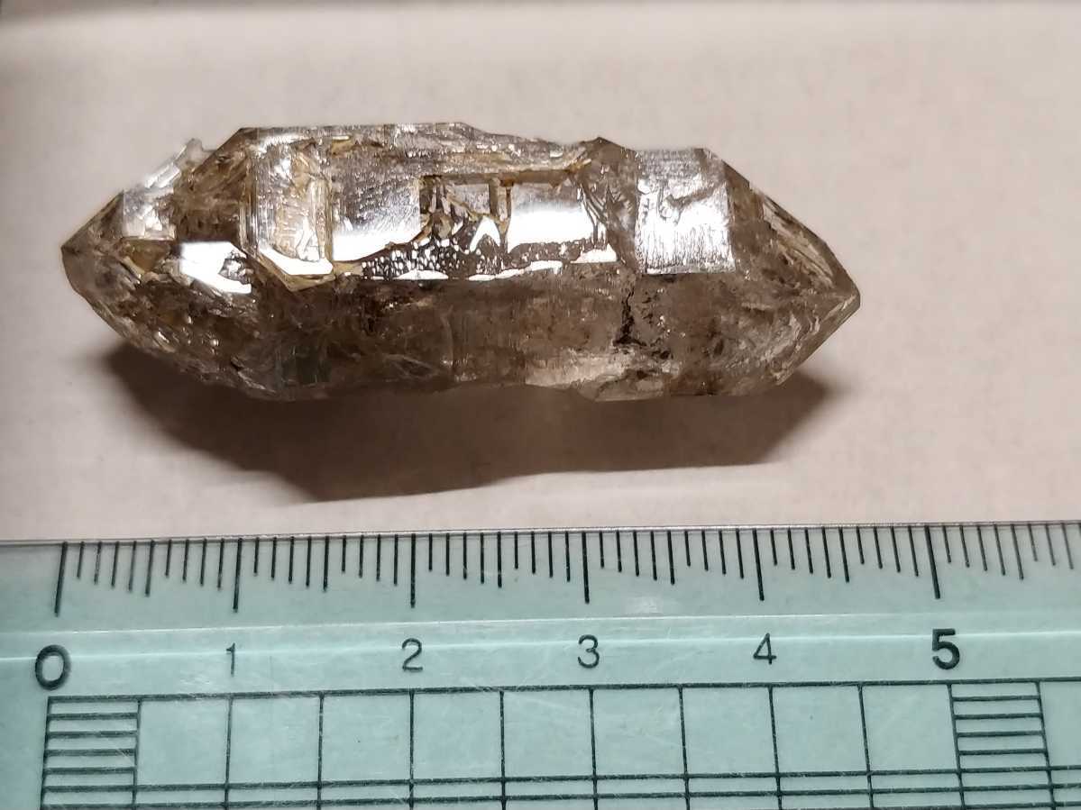 国産水晶 高知県産 動く気泡入りオイルイン骸晶