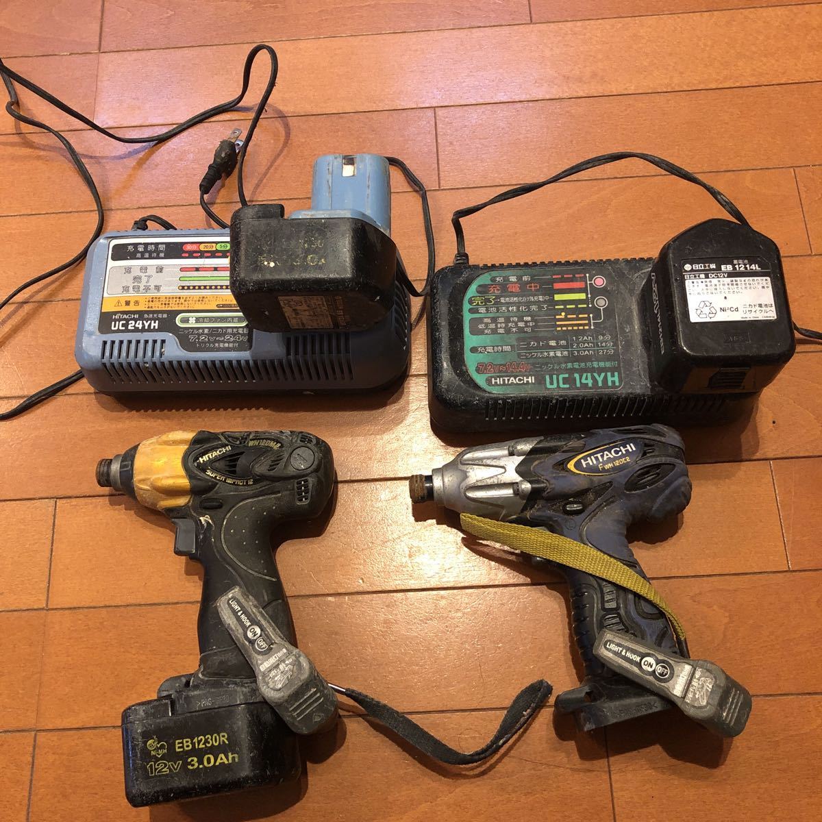 SALE，送料無料 コードレスインパクトドライバ 日立工機 FWH12DC2 / WH12DM2 バッテリー 各充電器 まとめ(本体)｜売買されたオークション情報、yahooの商品情報をアーカイブ公開 - オークファン インパクトドライバ