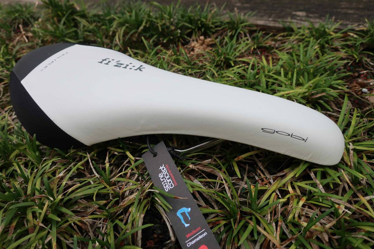 定番人気，品質保証 最後品 FIZIK フィジーク サドル GOBI M3 KIUM(フィジーク)｜売買されたオークション情報、yahooの商品情報をアーカイブ公開 - オークファン フィジーク