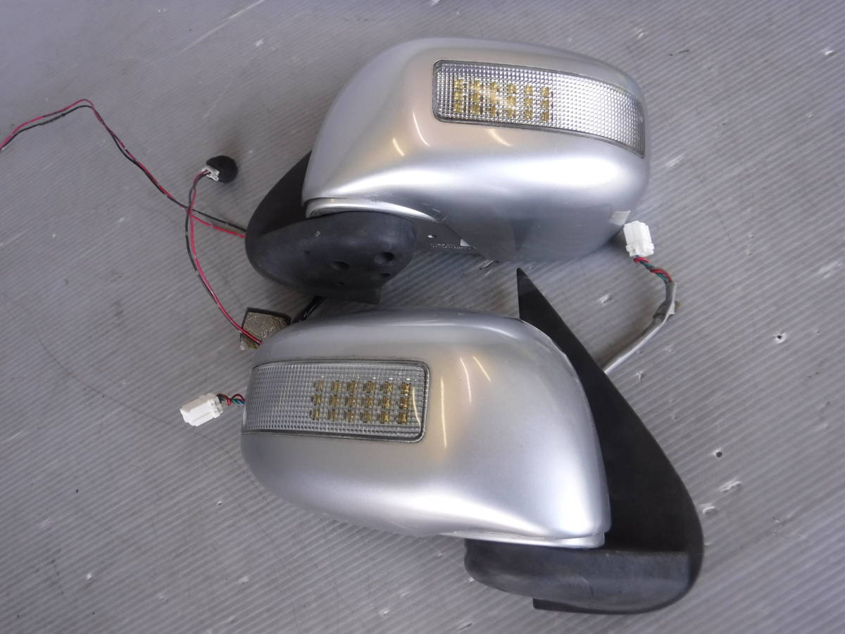 数量限定，お買い得 H14年 Z11 キューブ BZ11 オプション LED ウィンカー付 ドアミラー 左右 シルバー KY0 /16翌 E0702TG-1(ドアミラー)｜売買されたオークション情報、yahooの商品情報をアーカイブ公開 - オークファン 日産用