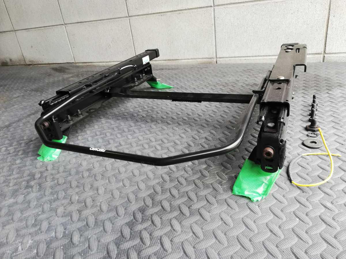 レヴォーグ他用 RECAROシートレール 運転席側(レール)｜売買された 