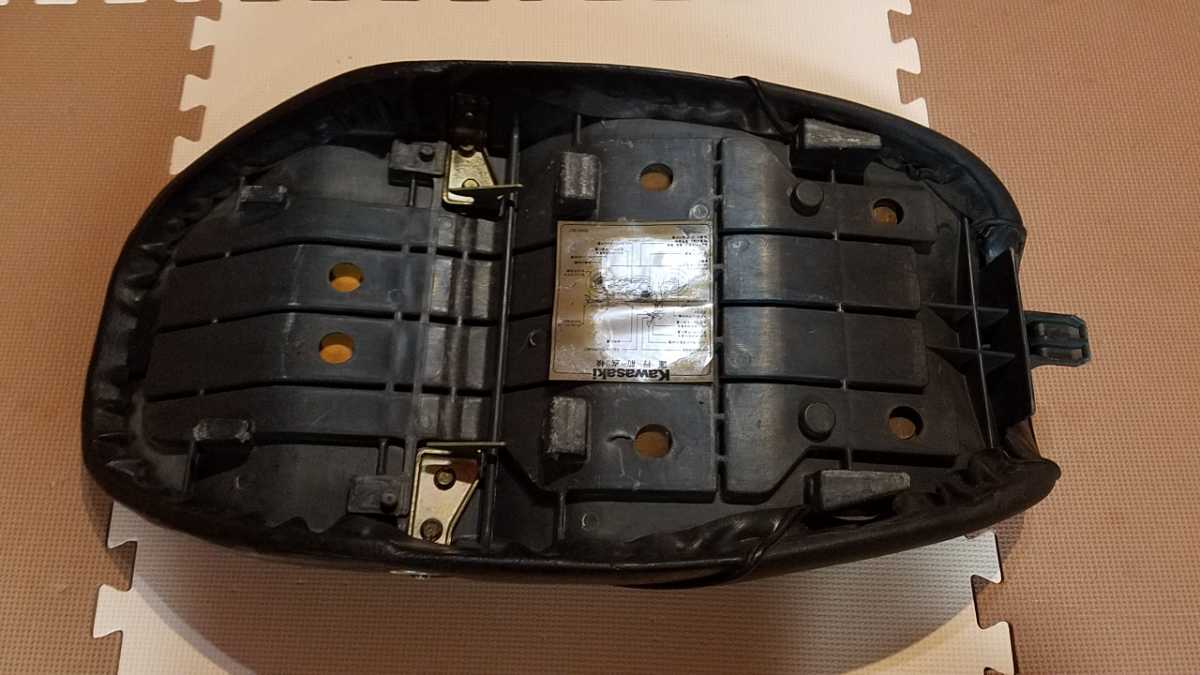 ゼファー1100 シート 純正シート | ゼファー 当時物ゼファー1100純正 