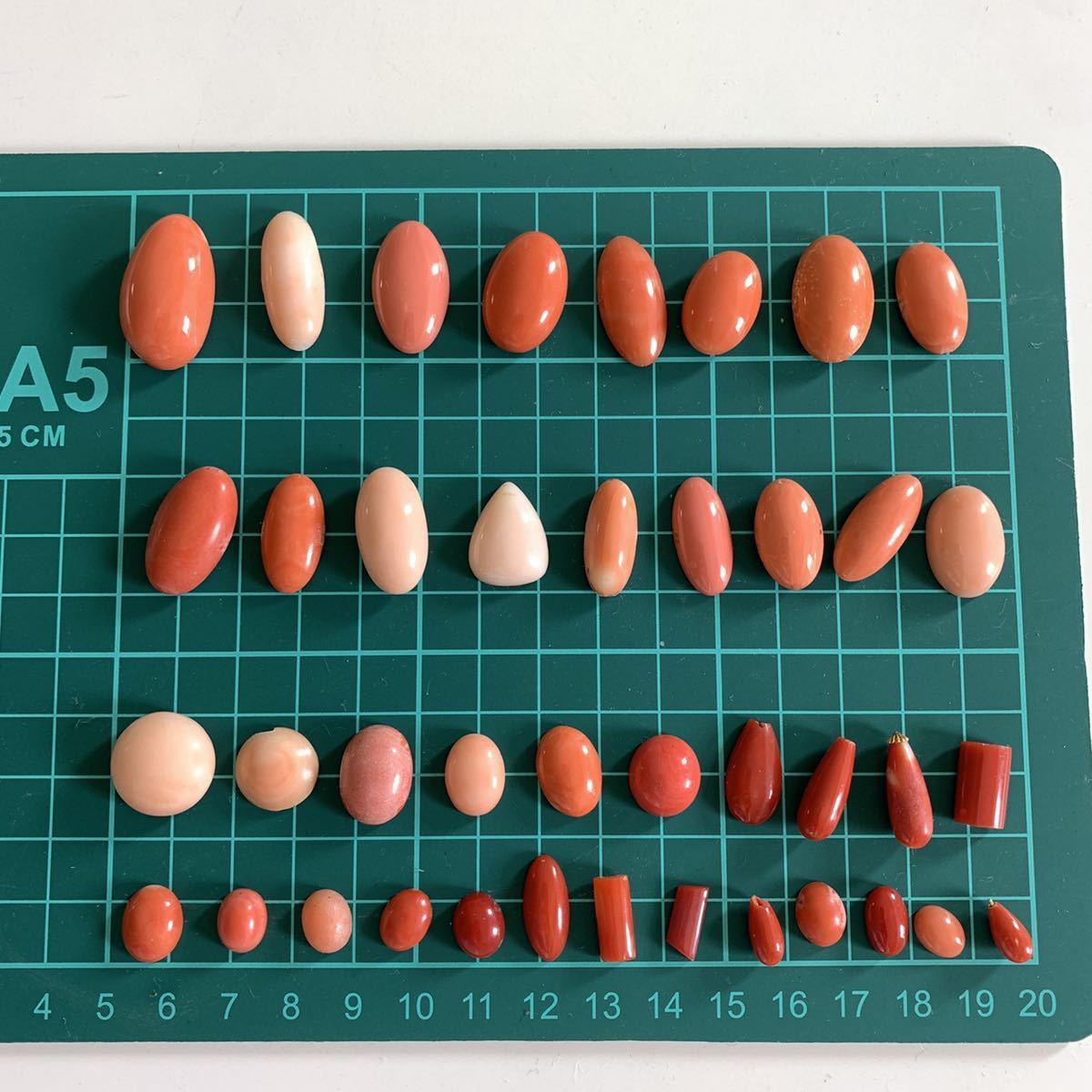 天然珊瑚 ルース サンゴ 重さ約50g コーラル 彫刻 宝石 ジュエリー