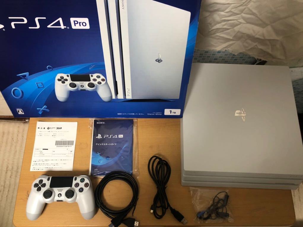 PlayStation®4 グレイシャー・ホワイト 1TB CUH-2200B… cuh2200 PS4の