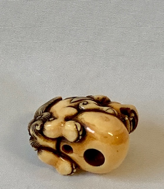 根付　江戸時代　玉獅子 根付 Netsuke Japanese – 古根付 netsuke 江戸時代 木製 忠之銘 玉獅子