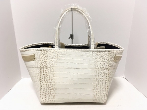 アクセソワ・ドゥ・マドモワゼル AccessoiresDeMademoiselle アクセソワ・ドゥ・マドモワゼル AccessoiresDeMademoiselle