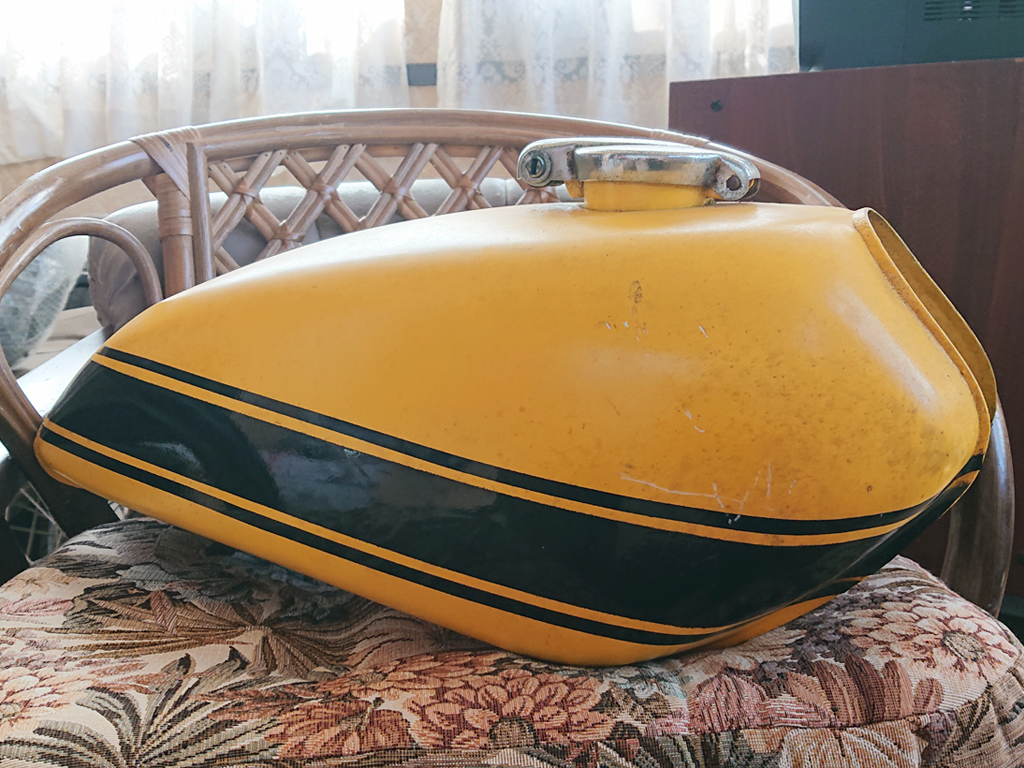 スズキ TS250 ハスラー250 6型 燃料タンク キャップ/コック付き