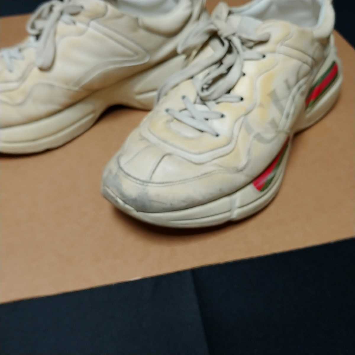 レザー GUCCI スニーカー ロゴ ・アイボリー - ライトン〕グッチ 