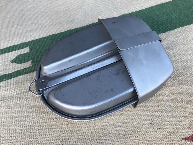 米軍メスキット&フォーク ハテナ堂|ミリタリー用品やアウトドア用品 フランス軍 フルセット クッカー<BR>マグ付き WEAR-EVER×BSA<BR>メスキット 1915年 飯盒 米軍 US 実物 - メスキット USED ハテナ堂|ミリタリー用品 ミリタリー