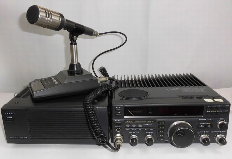  YAESU HFオールモードトランシーバー FT-850/FP-800/MD-1 3点セット 100W(固定)｜売買されたオークション情報、yahooの商品情報をアーカイブ公開 - オークファン 固定