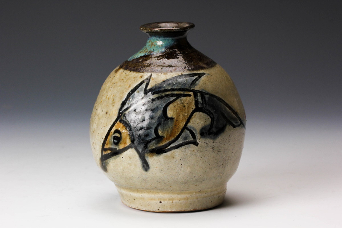 KT6-16】金城次郎 作 魚文徳利 共箱 陶歴(栞)付き 未使用保管品 琉球