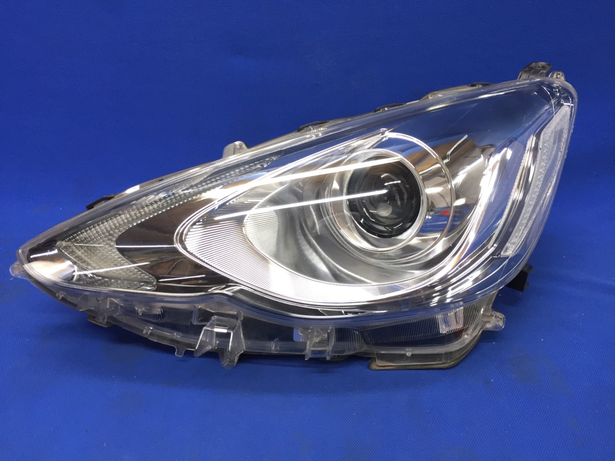 NHP10 アクア LED 中期 54-60☆中期 トヨタ KOITO -52-293(ヘッド