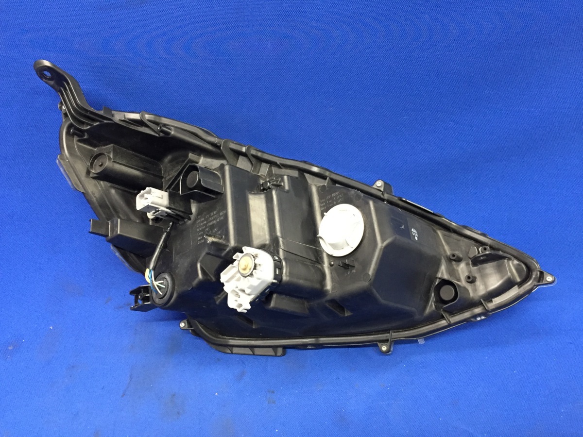 NHP10 アクア LED 中期 54-60☆中期 トヨタ KOITO -52-293(ヘッド