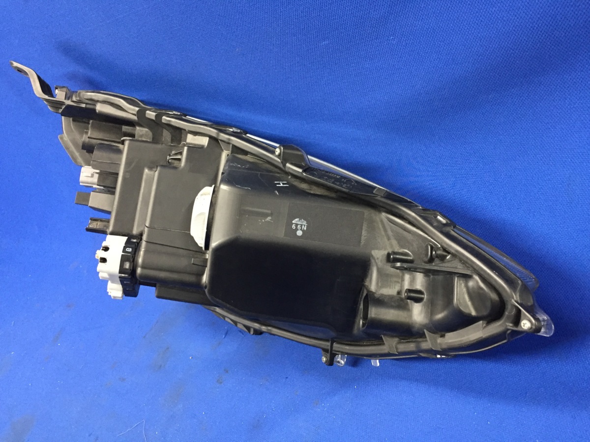 NHP10 アクア LED 中期 54-60☆中期 トヨタ KOITO -52-293(ヘッド