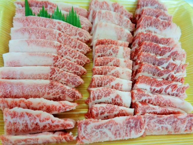 ◆◇宮崎牛A５　超特三角バラ芯　１，３３ｋｇ　◇◆ ◇◇ ◇◇常陸牛A５ 特選バラの頭バラ 超特肩ロースネック切り落し 全国無料，得価 訳