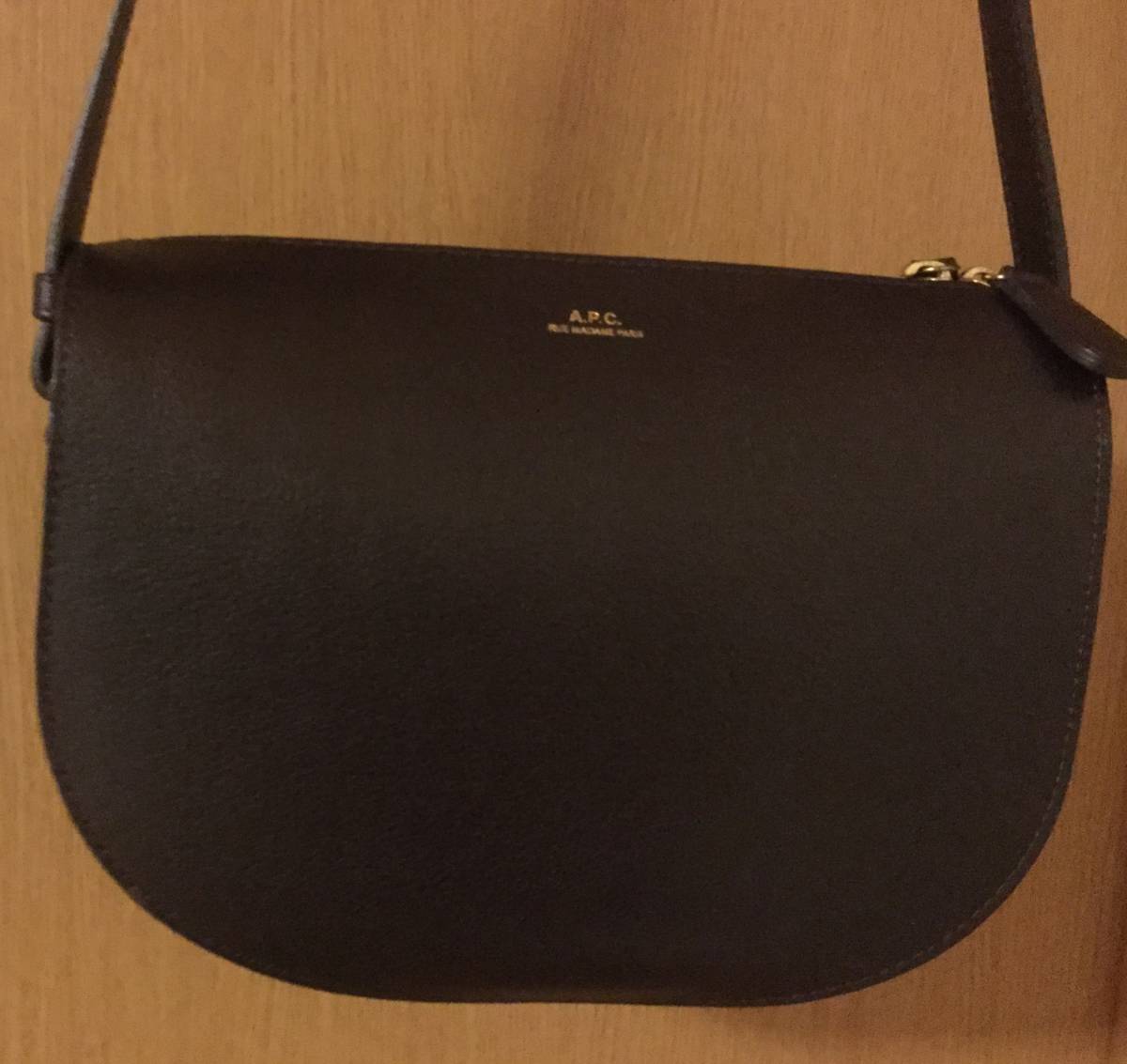 アーペーセー a.p.c. apc ハーフムーンバッグ 茶色 ダークブラウン 