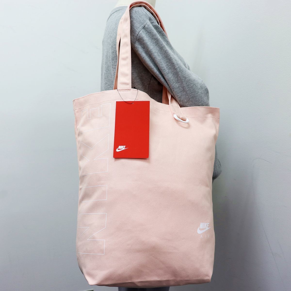 ナイキ エアー Nike Air ロゴ入り 大容量 コットン キャンバス トートバッグ バッグ Bag 鞄 薄桃 ピンク Ban 六 Qwer トートバッグ 売買されたオークション情報 Yahooの商品情報をアーカイブ公開 オークファン Aucfan Com ナイキ エアー Nike Air ロゴ入り 大容量 コットン キャンバス トートバッグ バッグ Bag 鞄 薄桃 ピンク Ban 六 Qwer トートバッグ 売買されたオークション情報 Yahooの商品情報をアーカイブ公開 オークファン Aucfan Com