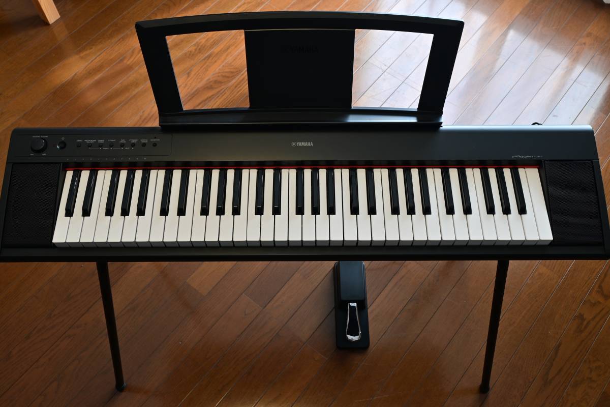YAMAHA電子キーボードNP-11 専用スタンド＆サスティンペダル付き