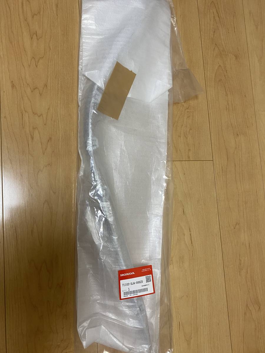 安い，低価 ホンダ レジェンドKB1 バンパーモール右側