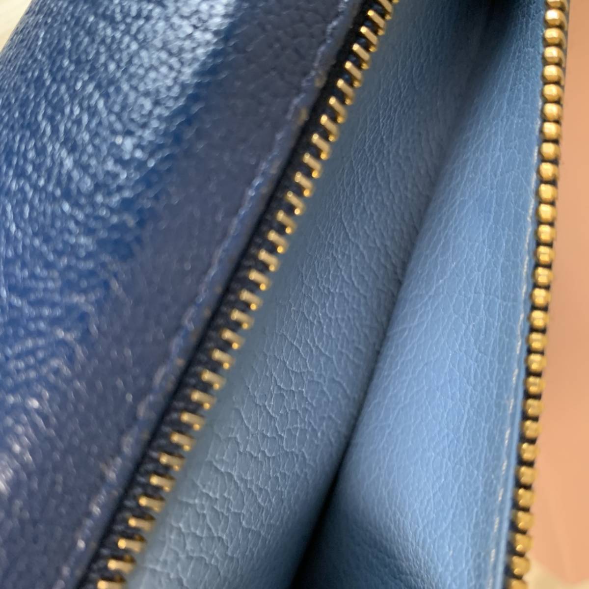 極美品 ミュウミュウ miumiu 長財布 財布 ゴールドバックル レザー 