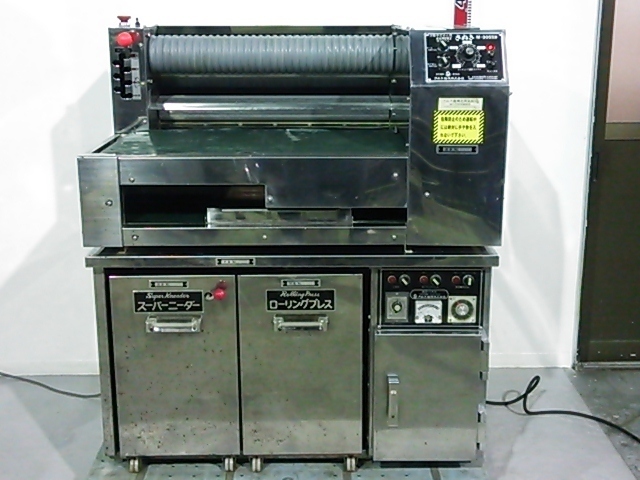 さぬき麺機 万能手打めん機 麺打ち機 製麺機 さぬき M-305型B ※上部のみ動作良好/下部は故障～ジャンク品 ■店舗引取り限定■ さぬき麺機 万能手打めん機 さぬき 業務用万能手打ち麺機（５０Ｈｚ専用） ○さぬき麺機 さぬき麺機株式会社