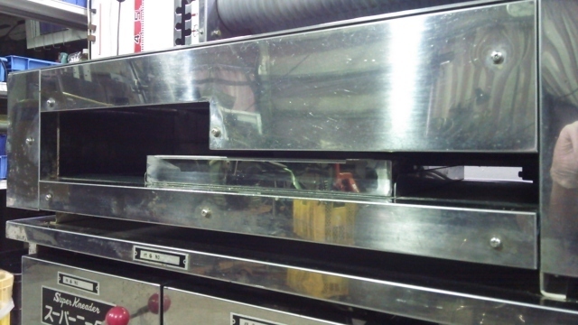 さぬき麺機 万能手打めん機 麺打ち機 製麺機 さぬき M-305型B ※上部のみ動作良好/下部は故障～ジャンク品 ■店舗引取り限定■ さぬき麺機 万能手打めん機 さぬき 業務用万能手打ち麺機（５０Ｈｚ専用） ○さぬき麺機 さぬき麺機株式会社