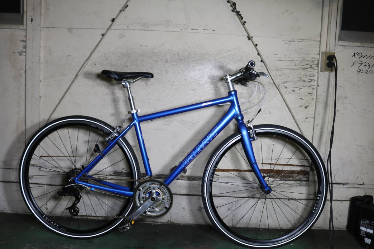 人気！GIANT ESCAPE R3 700C アルミ 24速 500mm BLUE クロスバイク